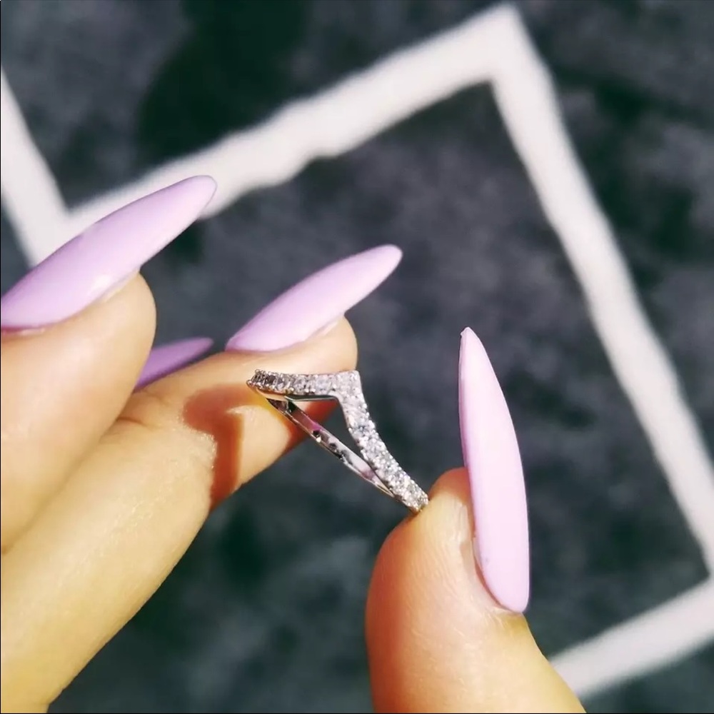 Half pave v-shape CZ ring - Picture 4 of 6
